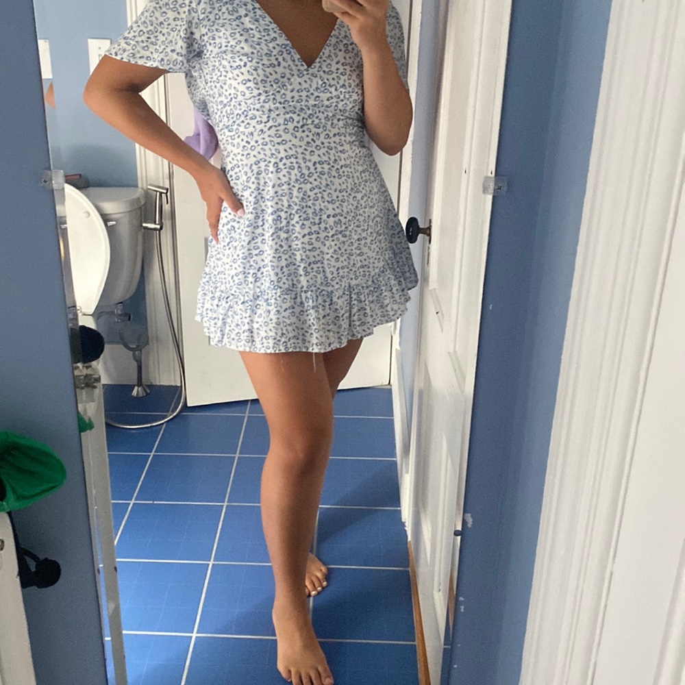 Beautiful mini dress!